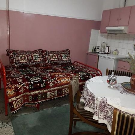 Granny'S Home กาลัมปากา ภายนอก รูปภาพ
